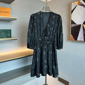 Damesjurk Modemerk zwarte bloemenprint met halve mouwen en mini-jurk met verzamelde taille
