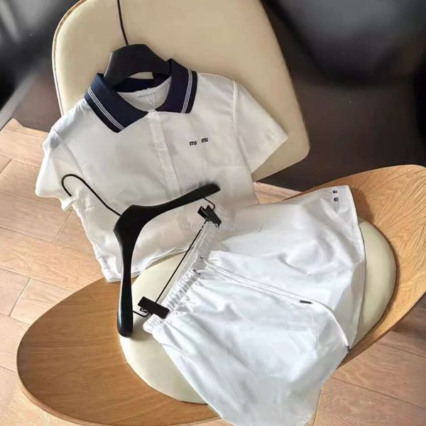 Vestido para mujer MIU Bordado Mini Vestidos Diseñador Polo Camisa Mujeres Cabalada blanca Traje de falda corta Faldos casuales de algodón