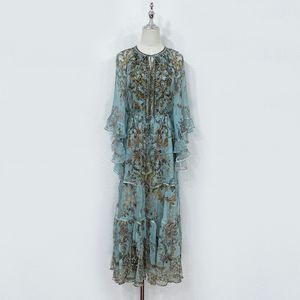 Robe pour femmes en soie bleu clair floral imprimé à manches à manches longues