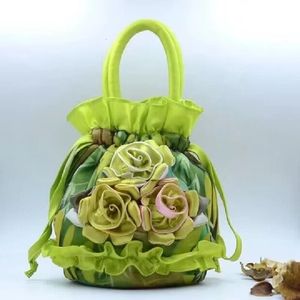 Sacs à main en soie brodés à trois fleurs pour femmes, sacs à cordes de Style ethnique 240328