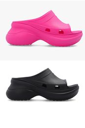 Moda para mujer Zapatillas de plataforma de goma Toboganes de neón perforados para piscina Edición Sandalias de piscina
