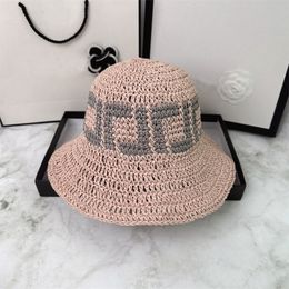 Chapeau de paille pliable pour femmes et hommes, casquette de styliste pour hommes, casquette de plage tressée en herbe, chapeau de soleil de voyage confortable, chapeau de pêcheur