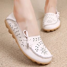 Chaussures d'été de mode pour femmes de molons doux en cuir véritable chaussures plates avec orteil rond pour infirmière douce dénombrable glissement de travail sur 240426