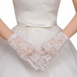 Gants blancs floraux pour femmes