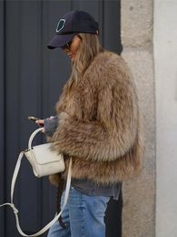 Femmes fausse fourrure mode épaissie courte veste artificielle col en v à manches longues en peluche Cardigan hiver élégant chaud manteau 231121