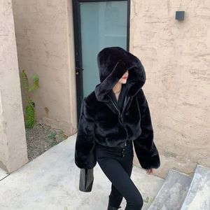 Femmes fourrure fausse haute qualité fourrure recadrée manteaux et vestes femmes moelleux couche de finition avec veste d'hiver à capuche manteau femme 231031