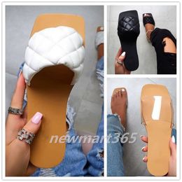 Pantoufles femmes créateurs de mode diapositives plates tongs été dames 2021 nouvelles sandales carrées grande taille