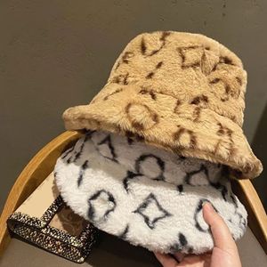 Dames Fuzzy Hat Designer Emmer voor Mannen Luxe Merk Fisherman p Caps Letters Muts Dames Hoeden Winter Warm Pet Chapeau Luxe Motorkap G2310128xq