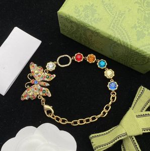 Bracelet de créateur de collier Butterfly Gems Gems pour femmes Bijoux LOVE LUXEURS SIMPLES DIAMONDS LETTRES COLLICES DADE Cadeaux de mariage