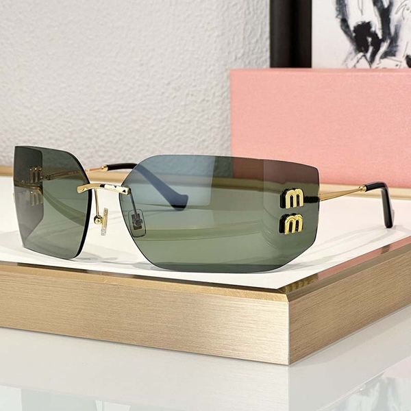 Gafas para mujer Gafas de sol de alta calidad Sombra de lujo Mujer Gafas de sol famosas Lentes impermeables Espejo púrpura Anteojos para mujer 2024 Gafas de sol de diseñador con caja