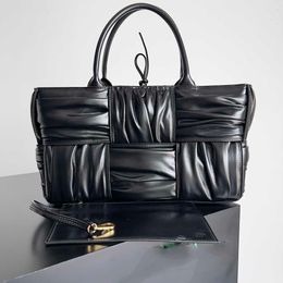 Sac à main pour femmes bvs 2023 Hot vend Botega Veneto New Black Woven Handheld Cabbage Shopping Pleashed Sac x