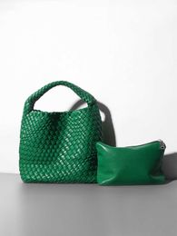 Dameshandtas Bvs 2023 Heet verkoop Klein ontwerp geweven moeder- en kindtassen emmertassen één schouder draagbare zachte leren dumplingstassen handtassen voor woon-werkverkeer X