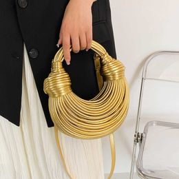 Borsa da donna BVs Luxury Botteg Vene Palmare alla moda per il 2023 Sense Small Design Stile personalizzato Crossbody Fashion Weaving X