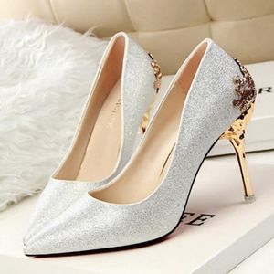 Dames met hoge hakken suède schoenen pompen gesneden metalen hiel puntige trouwschoenen 9colors drop dame kerstcadeau verzending 308Z