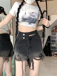 Diseño de botón hueco de cintura alta para mujer pantalones cortos de mezclilla gris negro de verano pantalones marginales irregulares de jeans femeninos 240418