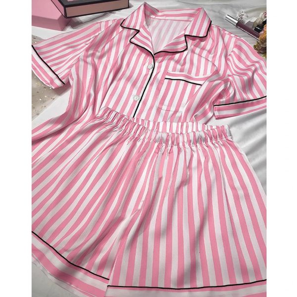 Pyjama en soie glacée pour femmes, ensemble deux pièces à manches courtes, ample, rayé rose, satin, 240301