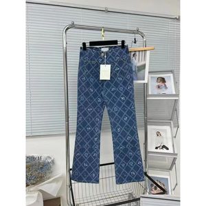 Jeans pour femmes Nouveau 2023 Design de mode lavé bleu clair fleur femmes hautes taies slim fit bouton denim pantalon de jean