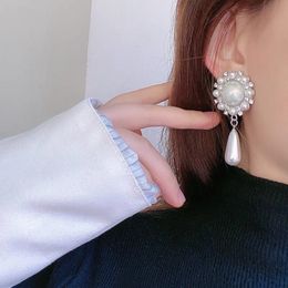 Dames sieraden Nieuwe eenvoudige moderne elegante modeslachten diamant parel oorbellen accessoires mooi