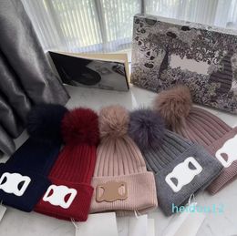 Femmes tricoté chapeau décontracté lettre concepteur Bonnet chapeau femmes casquette froide couleur bonbon chaud vacances voyage Bonnet