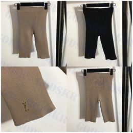 Dames gebreide shorts letter metaal logo korte broek slank fit elastische sportbroek sexy dames jatpoze