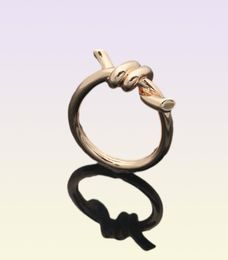 Femmes nœuds lisses de surface anneaux de créateurs bijoux pour hommes sonnes Goldsilveryrose Gold Marque complète comme mariage de mariage cadeau5081540