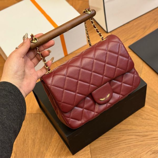 Madera de piel de lamsas para mujer Totas a mano mini colgajo clásico bolsas acolchadas de meta de oro hardware matelasse