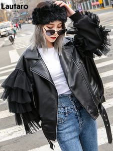 Femmes en cuir Faux Lautaro automne court noir surdimensionné dentelle Patchwork Biker veste à manches longues en vrac vêtements pour femmes vêtements d'extérieur à la mode 230822