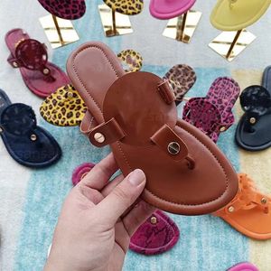 Sandales à lanières en cuir pour femmes, tongs, sandales pour femmes, pantoufles de styliste, tongs plates, sandales confortables, mules d'été