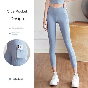 Leggings para mujer Levantamiento de botín de punto Pantalones de yoga femeninos sin costuras Deportes ocasionales Raya Cintura alta Sexy Push Up Mujeres Leggins transpirables