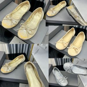 Dames leopold ballerina in gouden glitterstof 748222w flats ballerina ronde teen toon op toon binnenzool zwarte zool zachte luxe merken meisje ballet mode elegant