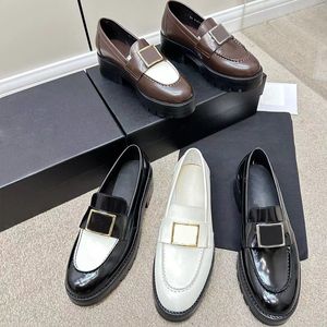 Dames loafer Kalfsleer metalen loafers 100% echt leer designer Oxford schoenen Mocassins Luxe geklede schoenen Platform loafers Maat 35-42 Dermal sole penny loafer dames