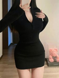 Robe à manches longues pour femmes noir sexy club serré mini y2k haute taille taille coréenne jupe courte de base automne et hiver 240210