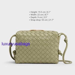 Sac de caméra en boucle pour femmes Botegaveneta Small Intrecciato Leather Cross-Bod Sac Hauteur de 15,5 cm de largeur 22 cm de profondeur de 9 cm Drop 55 cm XHFL