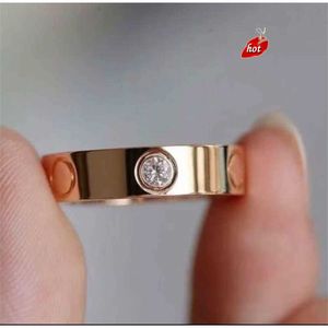 Bande de coeur de créateurs de rings d'amour pour femmes anneaux couples de bijoux en acier en acier en acier classique argent rose argenté avec diamants taille 5-10 rouge box gif u0yt