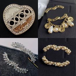 Para mujer ama broche diseñador broches alfileres chica romántica diamante cristal perla broches chapado en oro Sier diseñadores joyería regalo