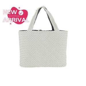 Sac de créateur de luxe pour femmes Logo en cuir blanc sac à main Image des femmes Couleur unique ajuste tous les nouveaux sacs de tendance sacs de plage pour les femmes