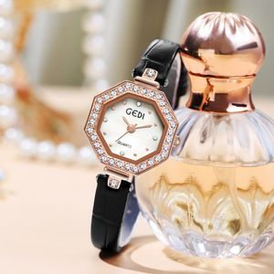 Womens luxe eenvoudige prachtige diamant achthoek hoge verschijning horizontale riem waterdicht quartz horloge montre de luxe geschenken