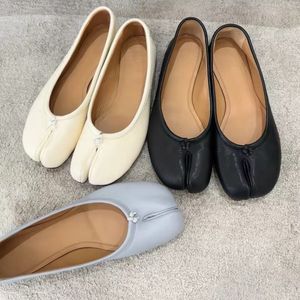 maisons margiela MM6 sandaal Tabi luxe Vrijetijdsschoen ballet Platte schoenen kledingschoen Dames luxe Designer dame Zomer Leer zwart wit sneaker sport loafer pantoffels