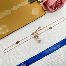 Collar para mujer Diseñador de lujo Colgante Diamantes Collares Moda para mujer Hombre Oro Plata Collar Unisex Pareja Joyería VN-020
