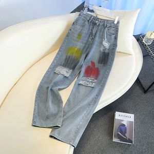 Womens Painted Graffiti Holes Design Denim Jeans Street Style American Casual Trousers vrouwelijke hoge taille recht losse broek 240401