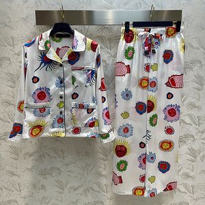 Pijamas de mujer Ropa de dormir de seda Primavera Verano Diseño Colorido Divertido Camisa estampada Señoras Solapa Ropa de casa suelta