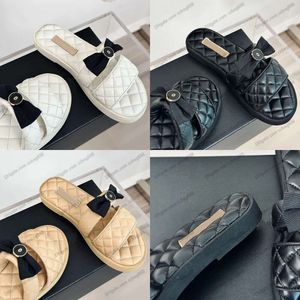 Dames platform hakken sandalen ontwerper bowknot lambskin slip op slippers klassieke hardware gewatteerde textuur dia's buiten strandschoen originele kwaliteit