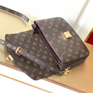 Femmes Pochette Metiss Sacs à bandoulière en cuir gaufré M44875 Luxe Flap Cross Body Clutch Designer Sac Sangle DHgate Mens Flower Totes Voyage Sac à main Messenger EE