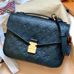 Pochette Med Emed en cuir Sacs à bandoulière M44875 CROSS CROSS CORTH CROYAGE STRAP DHGATE MENS FLOWER TOTES MESSAGER DOCH