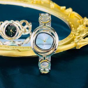 Dameskwarts horloge met holle bloempatroon Water diamant armband niche licht luxe en veelzijdige dames