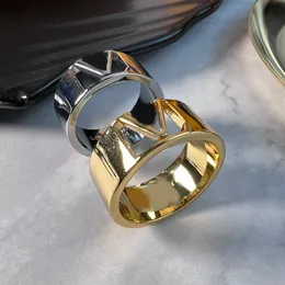 Damesring Klassiekers Love Rings Designer Heart Band paar sieraden Gold Silver Bangle For Women Men Birthday Gifts Maat 6 7 8 CSD2404301