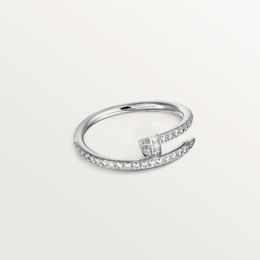anillos para mujer anillo de los amantes del diseñador Joyería de lujo tamaño 6-11 Aleación de titanio Chapado en oro Diamante Artesanía Accesorios de moda Anillos de campeonato Never Fadebague