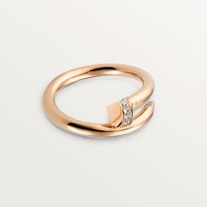 anillos para mujer amantes del diseñador anillo Joyería de lujo tamaño 6-11 Aleación de titanio Chapado en oro Diamante Artesanía Accesorios de moda Nunca FadeDiamonds anillos de amor