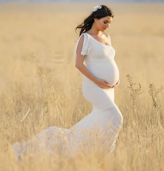 Femmes volants une épaule sirène robe de maternité élégant mince ajusté robe de photographie bébé douche Poshoot Maxi 240318