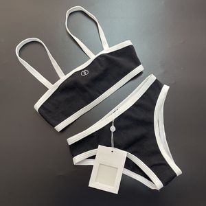 Bikinis de créateur de bikinis Troisse de bain plage Swimwear Sexy Fashion Girls Summer Knit Swim Clothing Letter Modèle de maillots de bain
